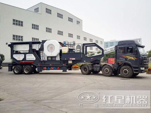 紅星流動車制砂機發貨現場