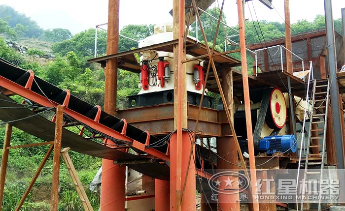 圓錐破碎機工作現場 圓錐破碎機工作現場