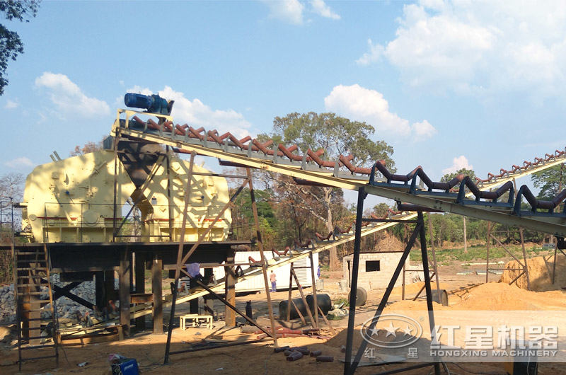 反擊式破碎機現場