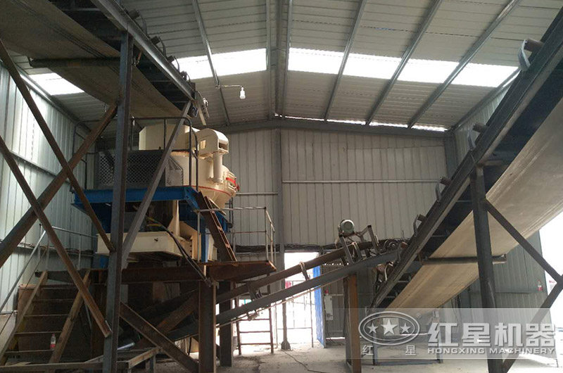 砂石室內制砂生產現場